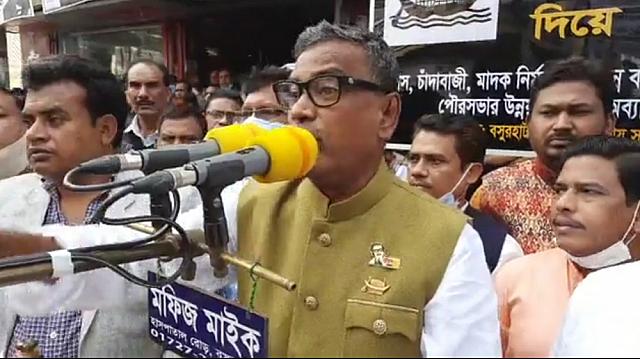 শরম যদি লাগে গো, ঘোমটা দিয়ে হাঁট গো: মেয়র কাদের মির্জা